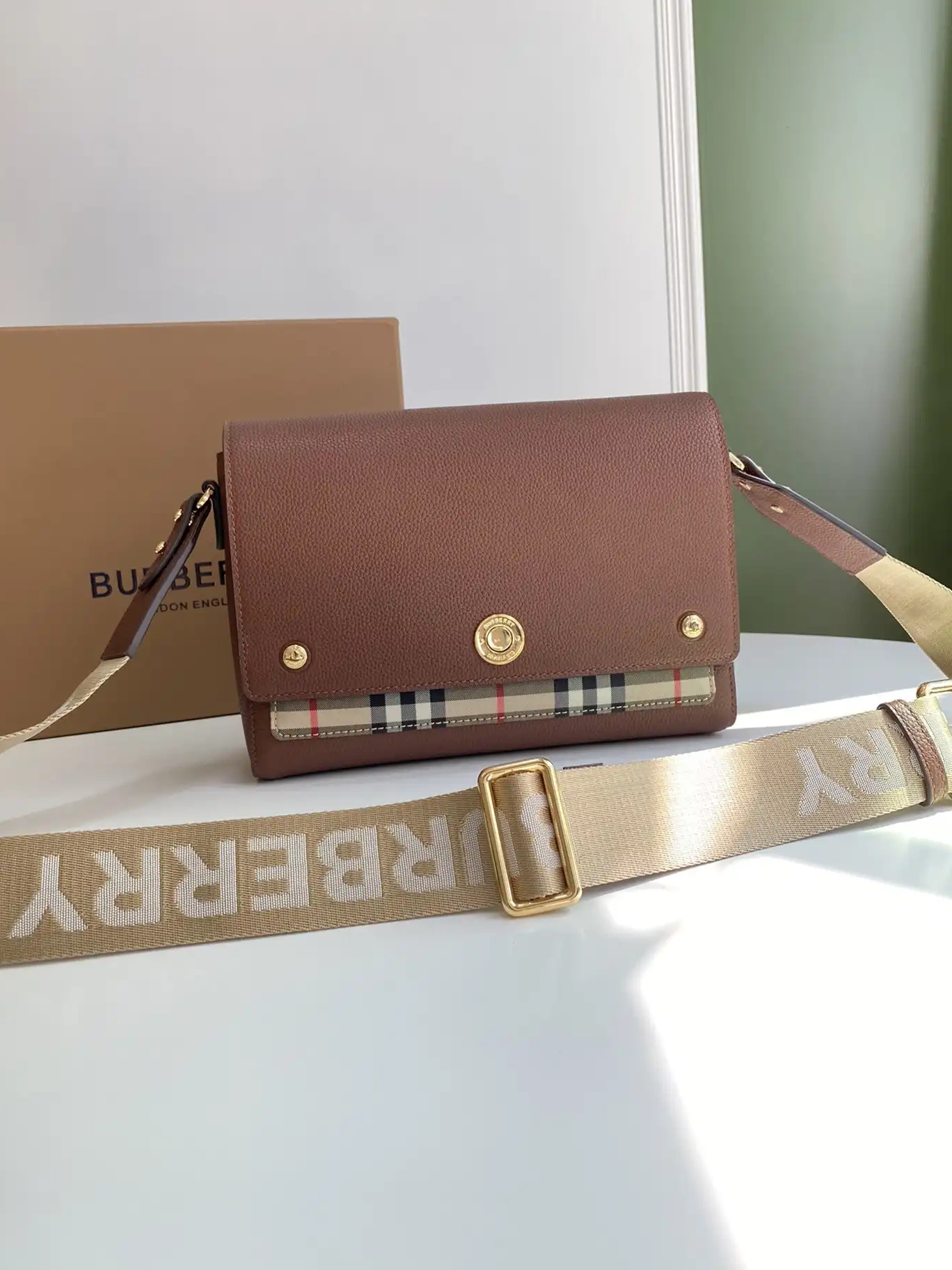 Official First Bag Ru Crossbody Bag-25-8.5-18cm Note BURBERRY 0522